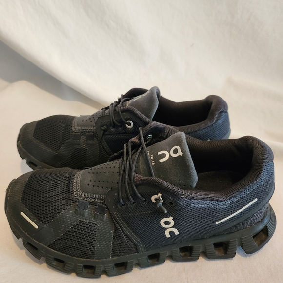 On Cloud 5  Women’s Running Shoe Sz 6.5 - Picture 10 of 16